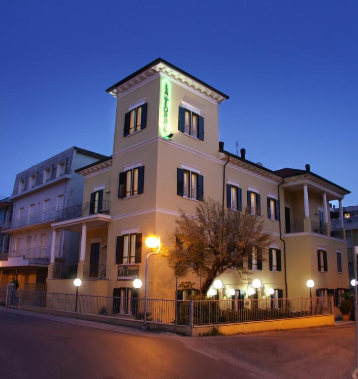 Hotel La Torre Rimini Exterior photo